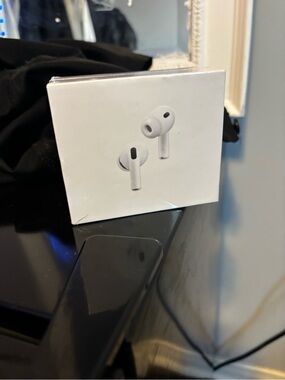 Apple AirPods Pro 3 Wireless Earbuds - White